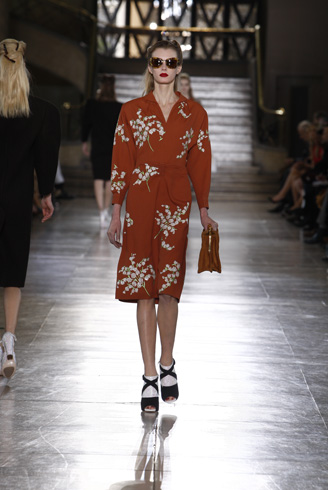 Miu Miu 2011���͵��ĸ����ݻ�ϵ��Ůװ