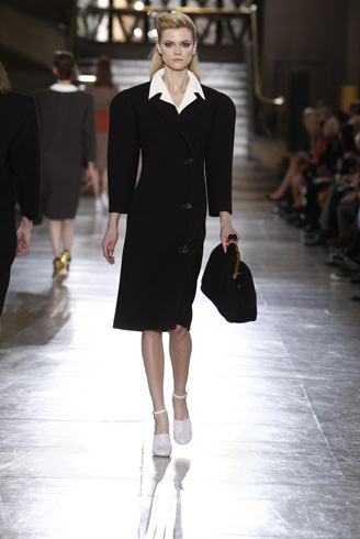 Miu Miu 2011���͵��ĸ����ݻ�ϵ��Ůװ