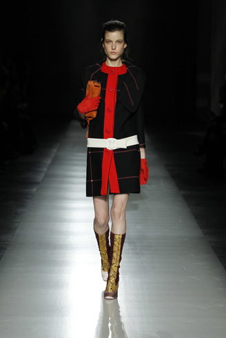 PRADA 2011��Ħ�ǹŵ�ϵ��Ůװ