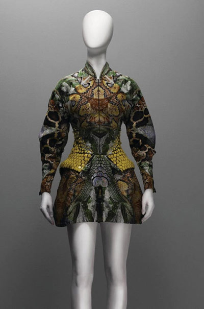 McQueen�ĺڰ��ٹ� �����ʽ����