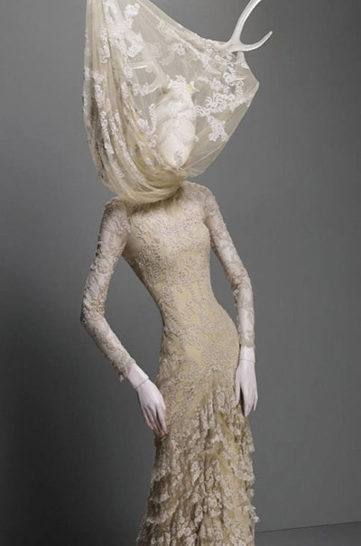 McQueen�ĺڰ��ٹ� �����ʽ����