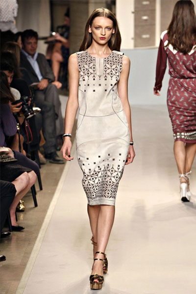 Loewe 2012春夏成衣展示女性曲线美