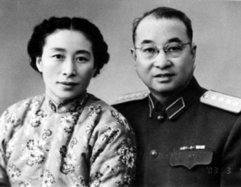 ����������������ЩƯ���ĺ�ɫ֪��