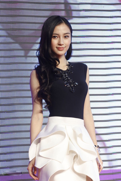 Angelababy����Ҫ΢Ц���𣿡���ɤ�쳪
