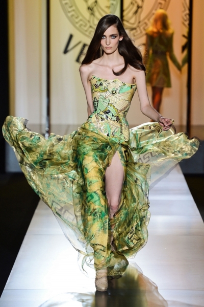 VERSACE�ﶬ�߶���ˮ���е�����ɯ
