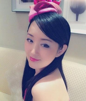 41������Ө������װ�������Ů����