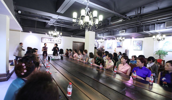 杭州旗袍沙龙携手锦绣善美旗袍会共叙旗袍情缘