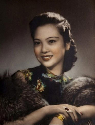 中西方旗袍美女妩媚典雅