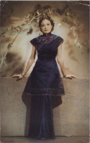 中西方旗袍美女妩媚典雅