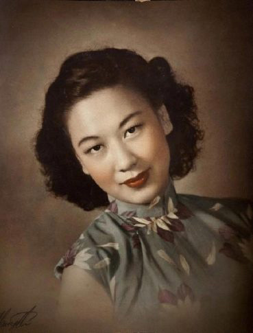 中西方旗袍美女妩媚典雅