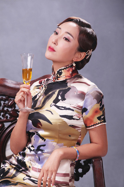 杜若溪《勇敢的心》曝温婉旗袍剧照