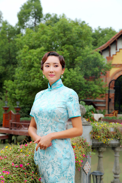 杜若溪《勇敢的心》曝温婉旗袍剧照