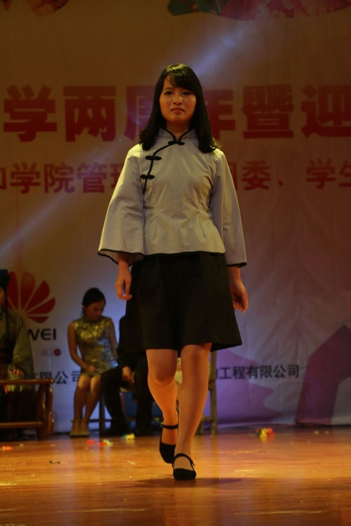 ��ѧ��ʦ����������������ӭ������ ѧ���ޣ�����Ů��