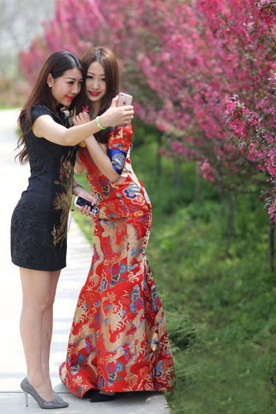 �Ͼ���Ů�������ͻ� ��������������