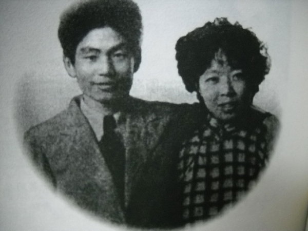 ���죺һ����Ů����İ�