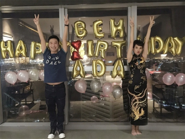 蔡少芬42岁生日穿旗袍 张晋惊喜办派对甜蜜献吻