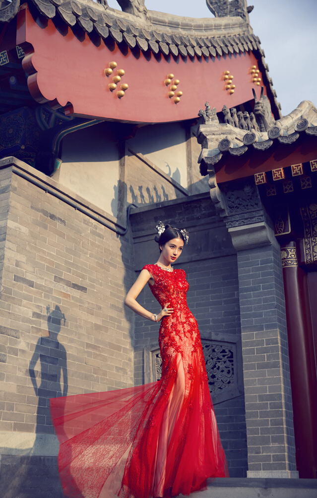 Angelababy古典婚纱大片曝光 妩媚性感