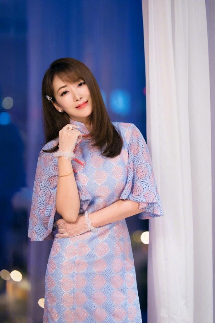 39岁的陈紫函,一身旗袍美出了新高度