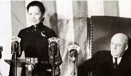 民国第一夫人宋美龄琴棋书画样样精通