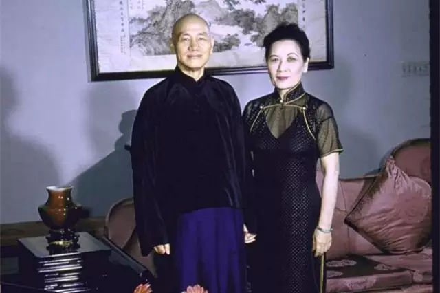 民国第一夫人宋美龄琴棋书画样样精通