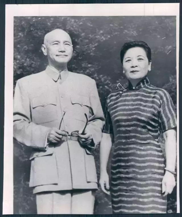 民国第一夫人宋美龄琴棋书画样样精通