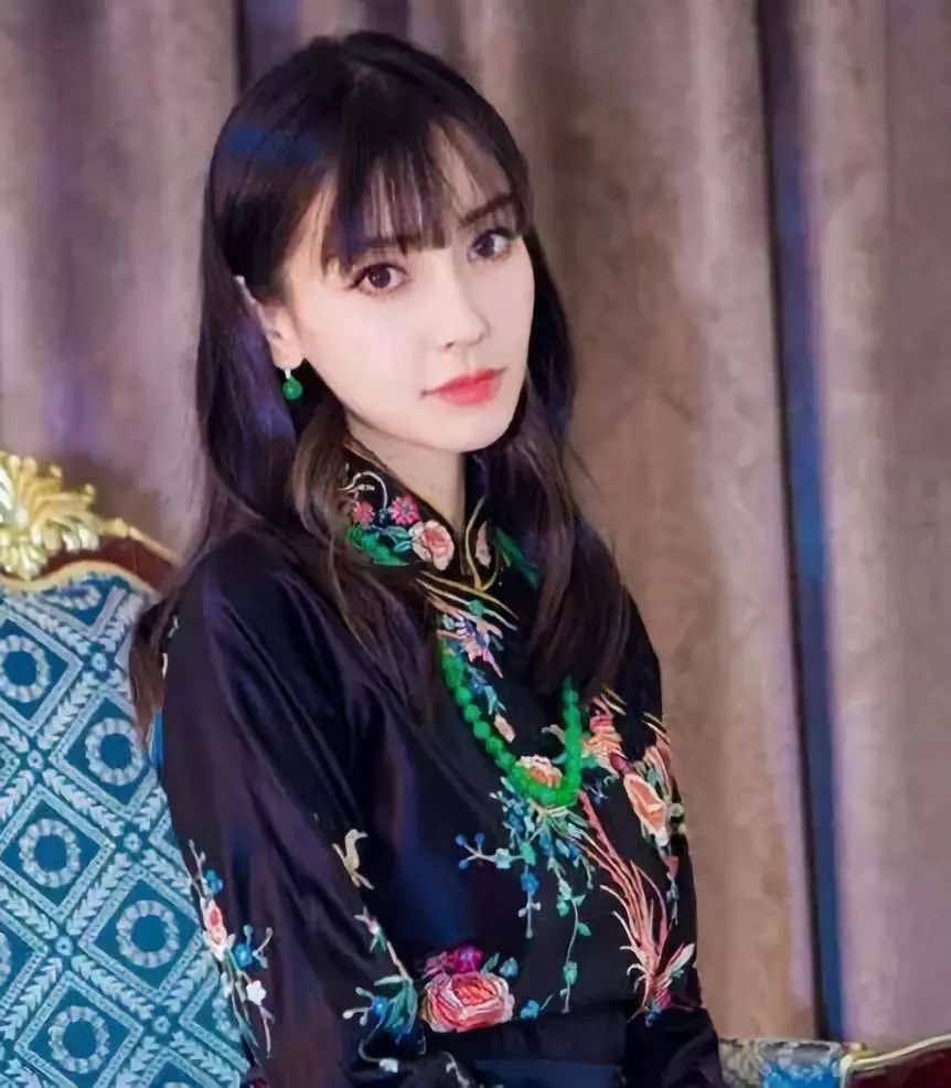 anglebaby穿旗袍显妖艳 女王范十足!