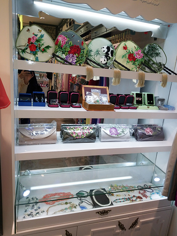 东莞旗留芳旗袍店