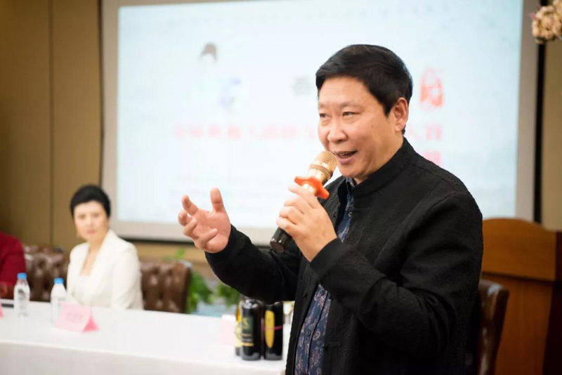 �����ɫ���������˱��ڶ���ȫ�����������ռ����ŷ緶����������Ļ