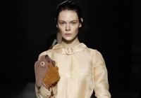 PRADA 2011��Ħ�ǹŵ�ϵ��Ůװ