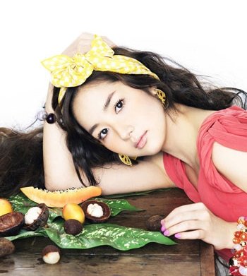 佩戴可爱兔女郎发带 轻松虏获男人心
