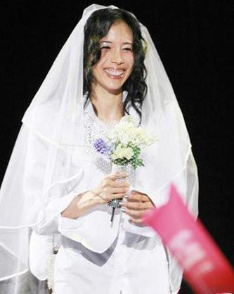 莫文蔚甜蜜透露婚礼细节新娘妆抢先看