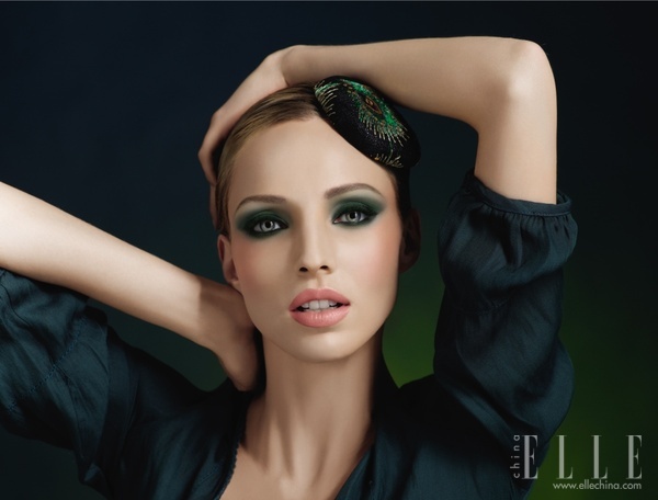 MAKE UP FOR EVER 2011秋冬妆容——潮色烟熏