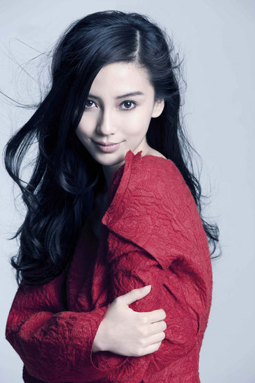 Angelababy拍熟女写真 成熟妩媚