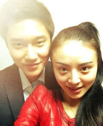 《非诚勿扰》伍娇结婚照曝光秀亲密
