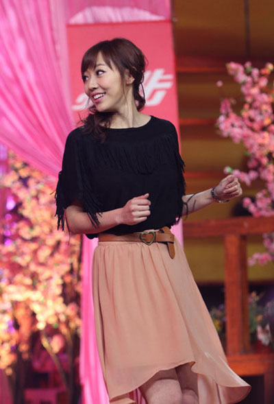 “度娘”走秀 真人与走红照判若两人